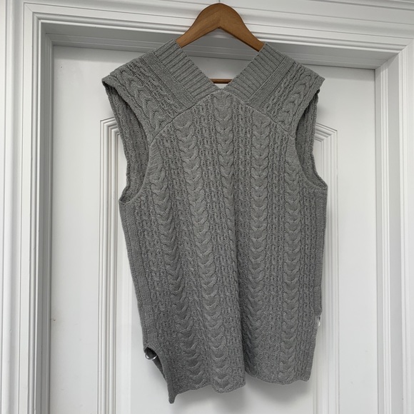 NWT Re/Used Grey Sleeveless Knit - size S but really M/L - Picture 6 of 8